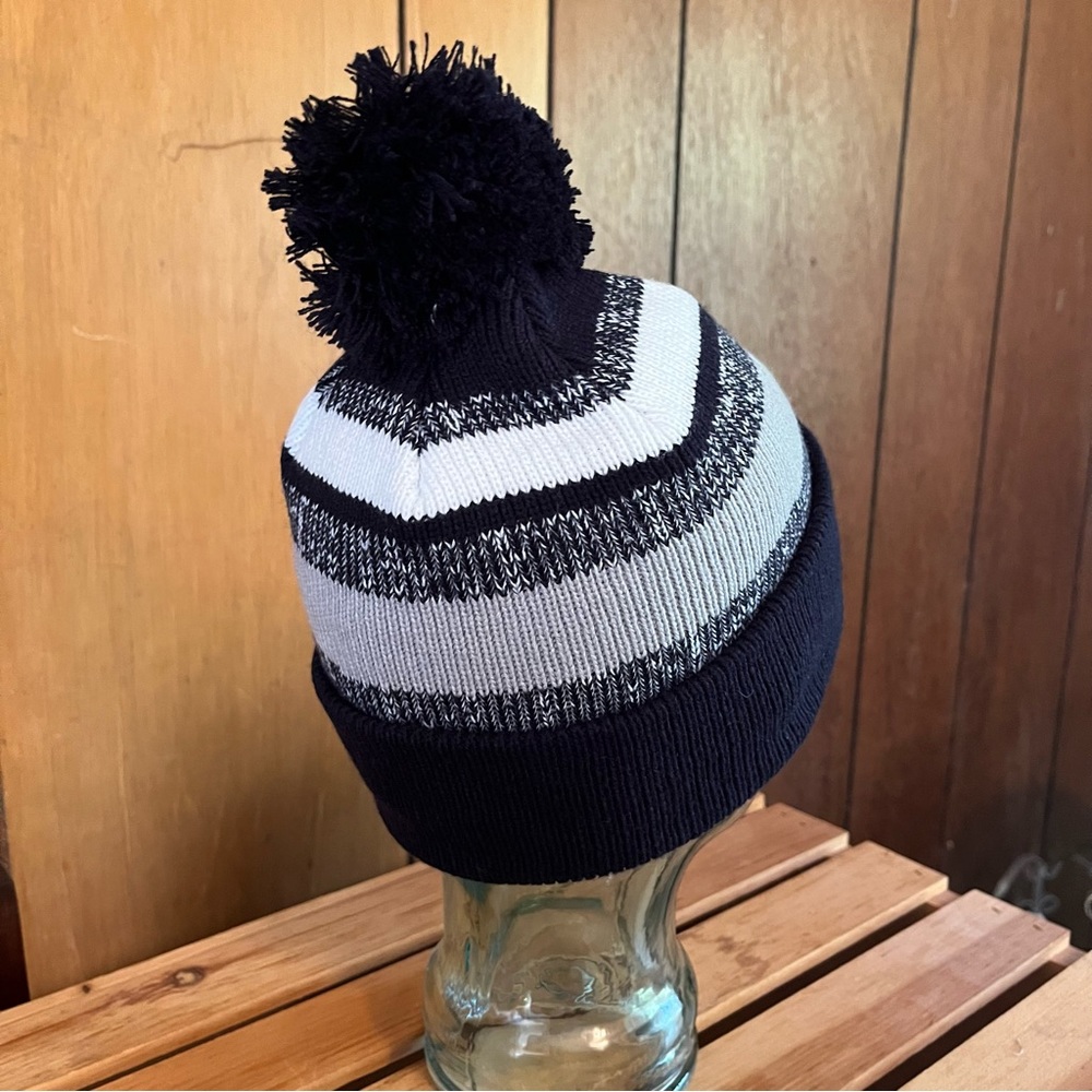 🏈🏉 Football themed Knit Hat w/ Pom Pom🏈🏉